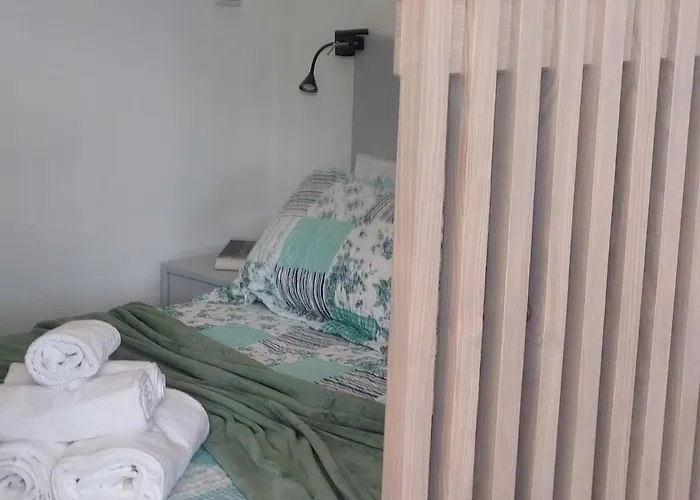 Casa Pequenina Autossustentavel Сasa de vacaciones Torre De Moncorvo